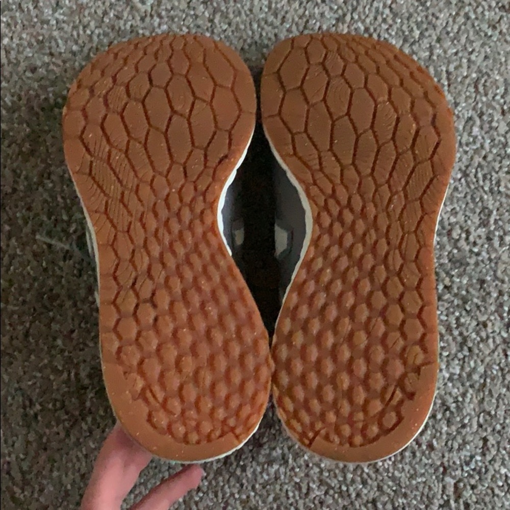 New Balance Shoes - Picture 5 of 6